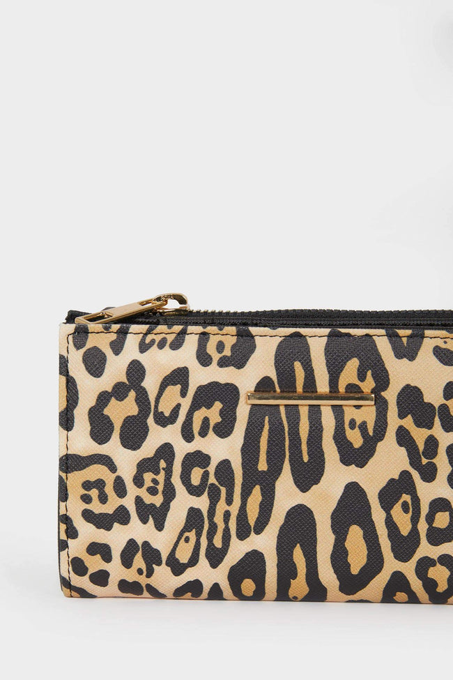 Women Leopard Patterned Faux Leather Wallet Main Image