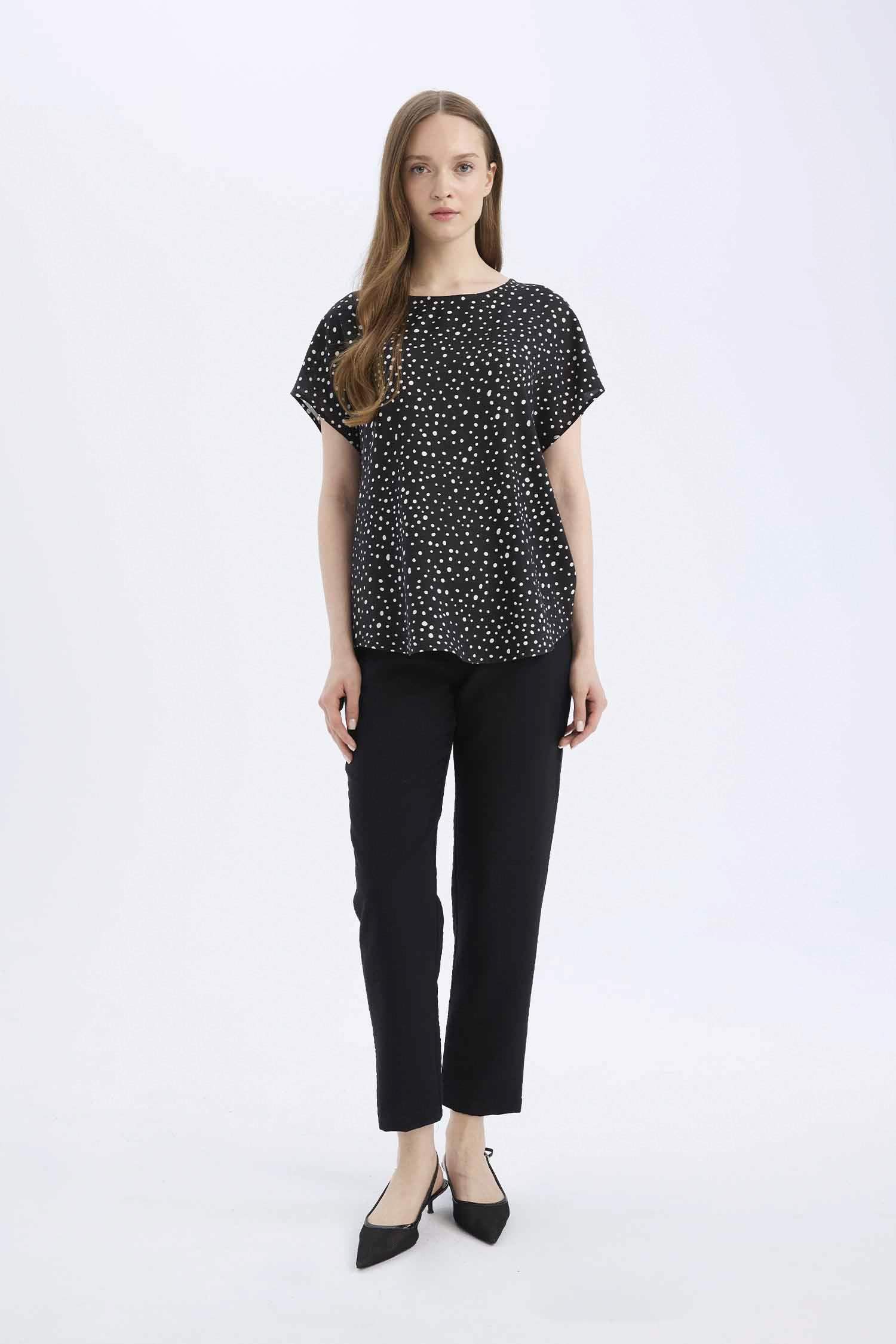 Regular Fit Crew Neck Short Sleeve Blouse