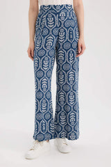 Regular Fit Pocket Detailed Pattern Wide Pleasant Leg Pants