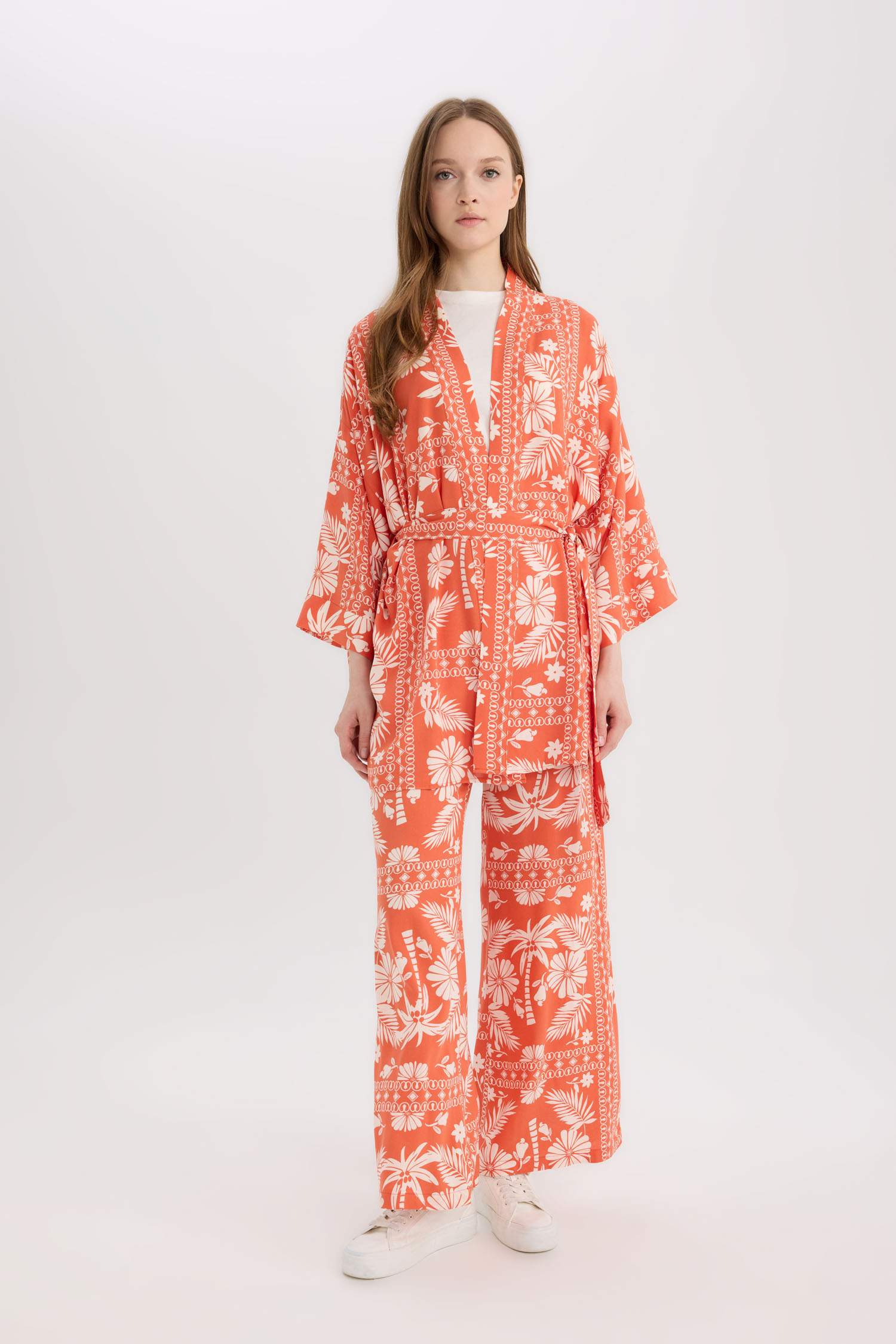 Regular Fit Pocket Detailed Pattern Wide Pleasant Leg Pants