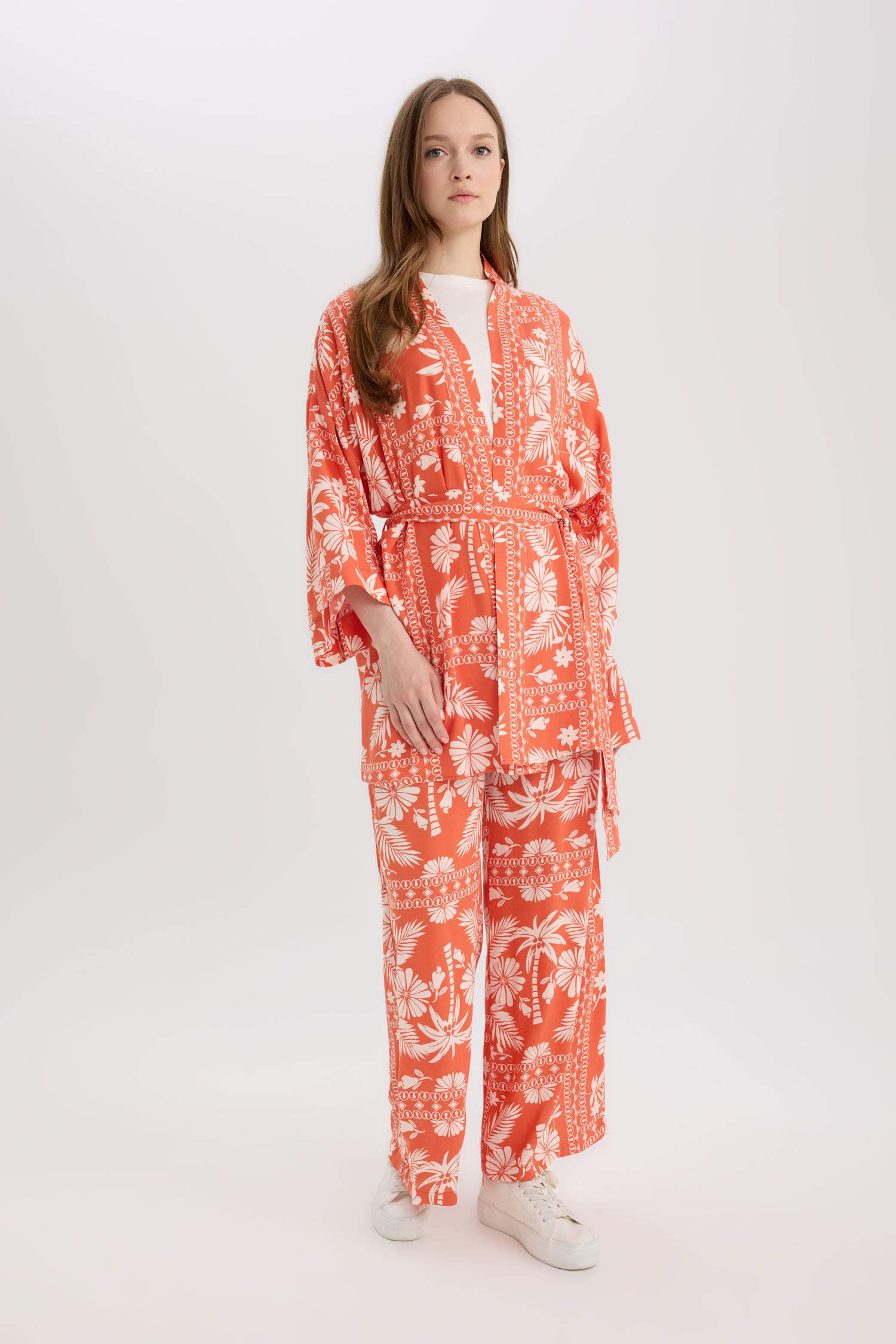 Regular Fit Pocket Detailed Pattern Wide Pleasant Leg Pants