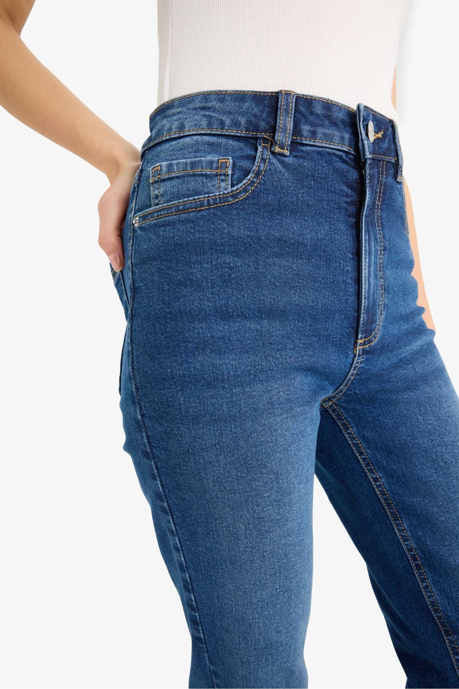 Mia High Waist Straight Leg Jeans