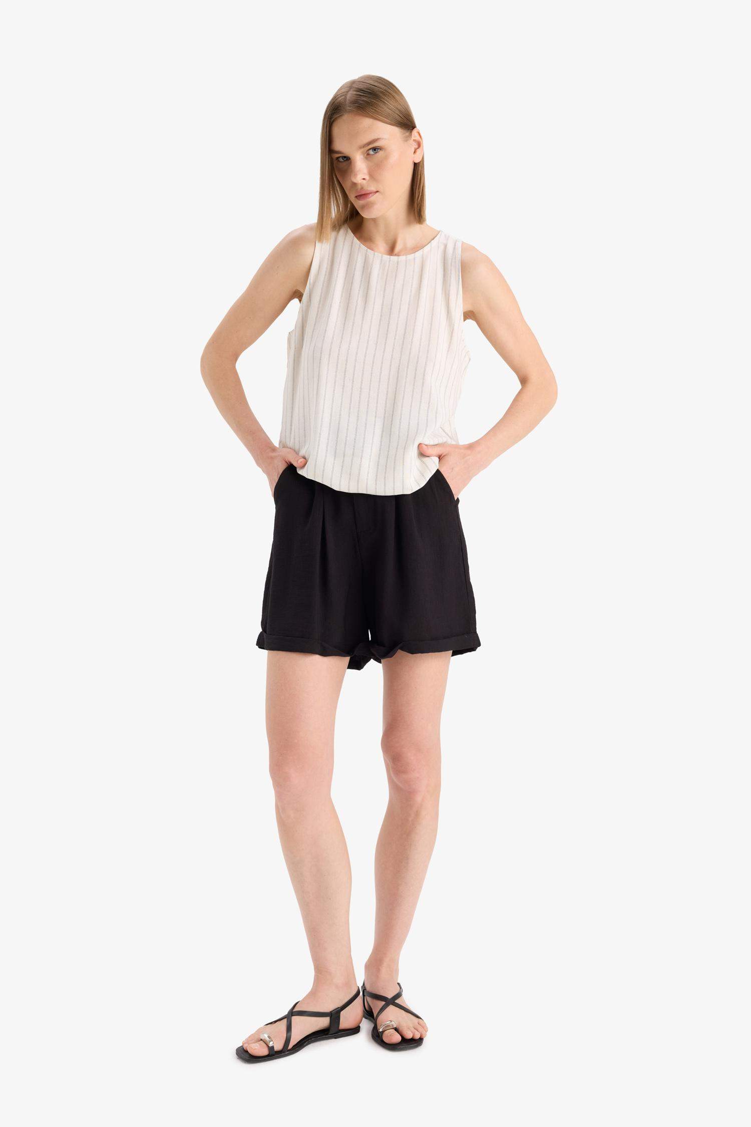 High waisted knit shorts