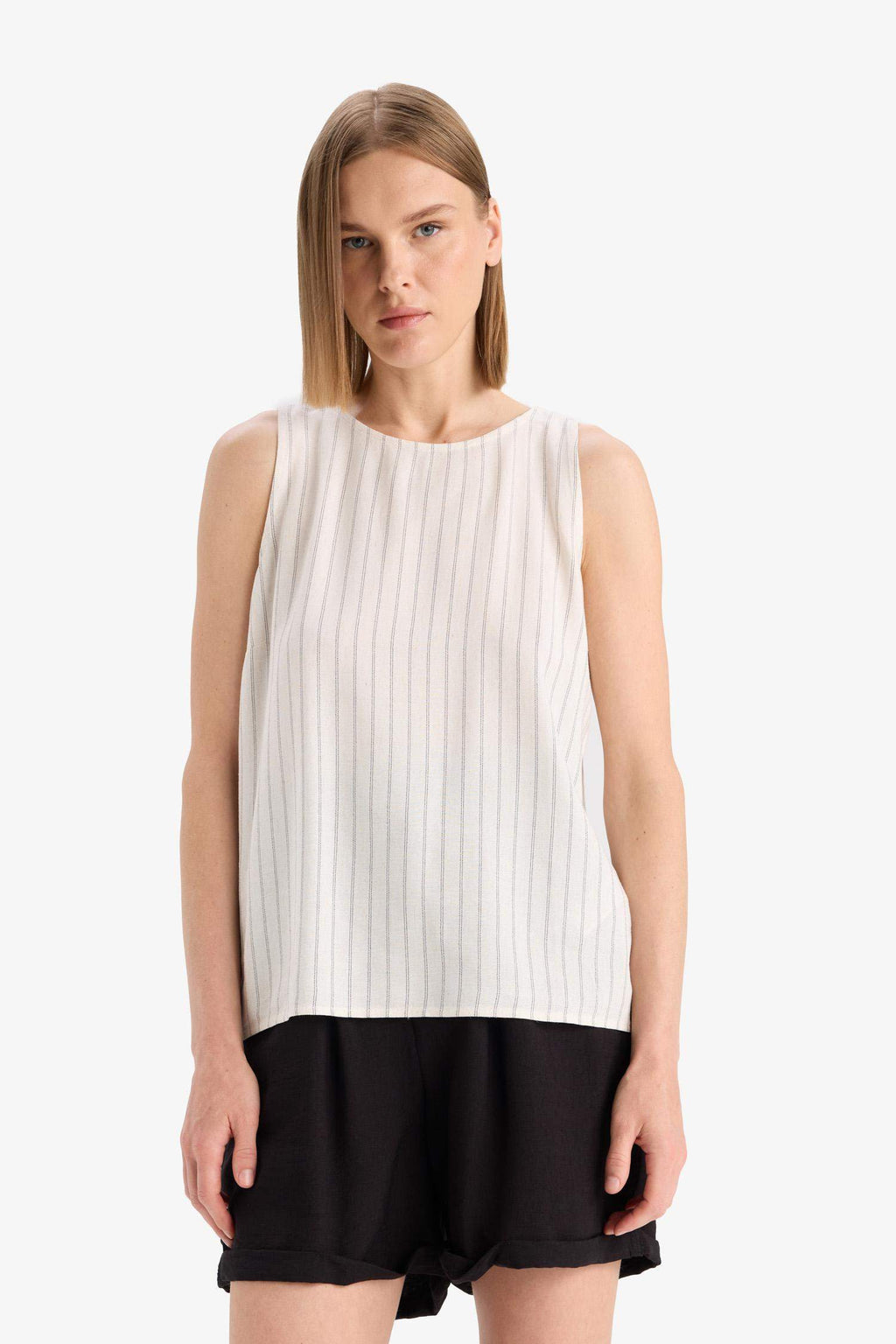 High waisted knit shorts