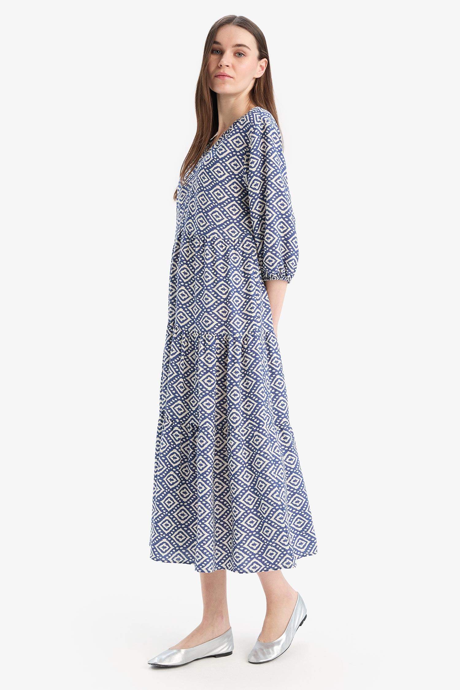 Regular Fit Patterned V Neck Long Sleeve Maxi Dress