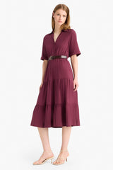 Midi dress with a shirt collar and short sleeves