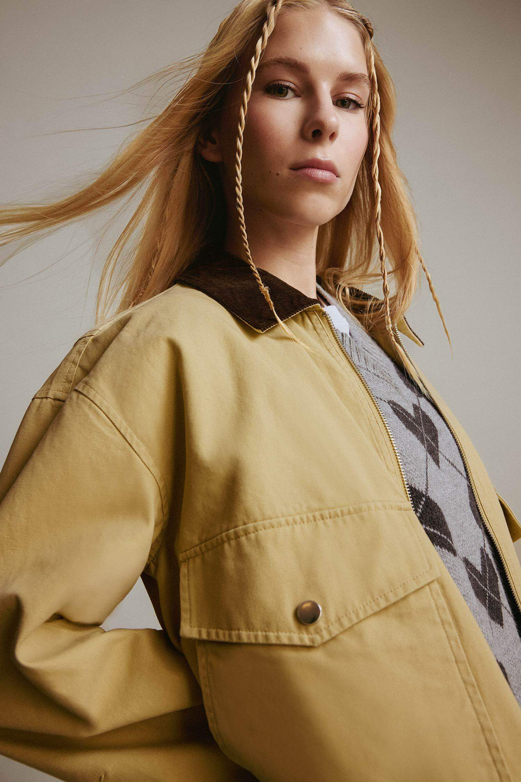 Regular Fit Contrast Collar Zippered Pocket Crop Coat