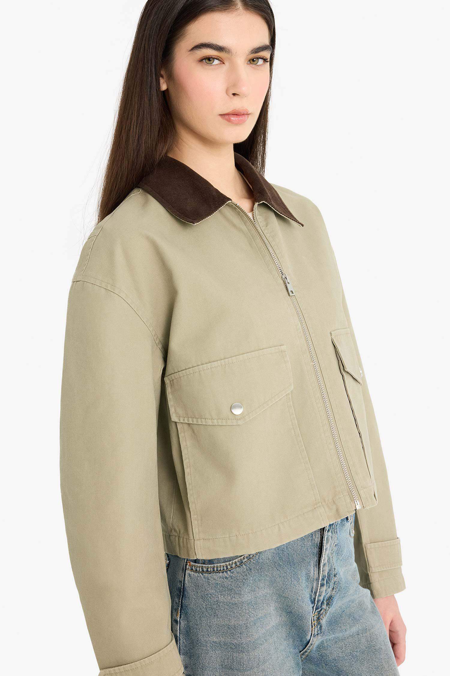 Regular Fit Contrast Collar Zippered Pocket Crop Coat