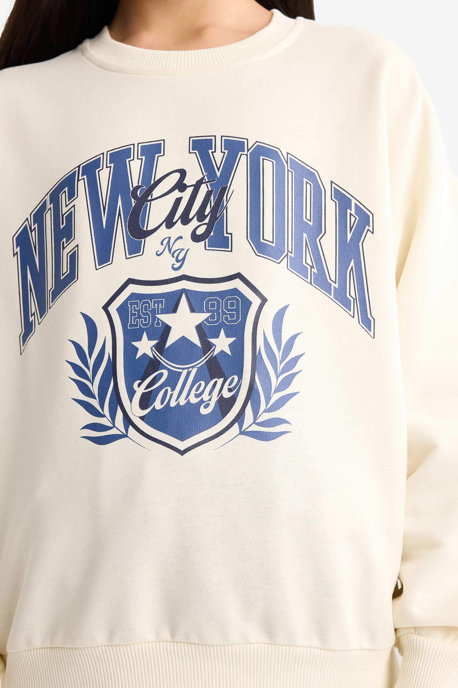 Girls Relax Fit Crew Neck Printed Sweatshirt