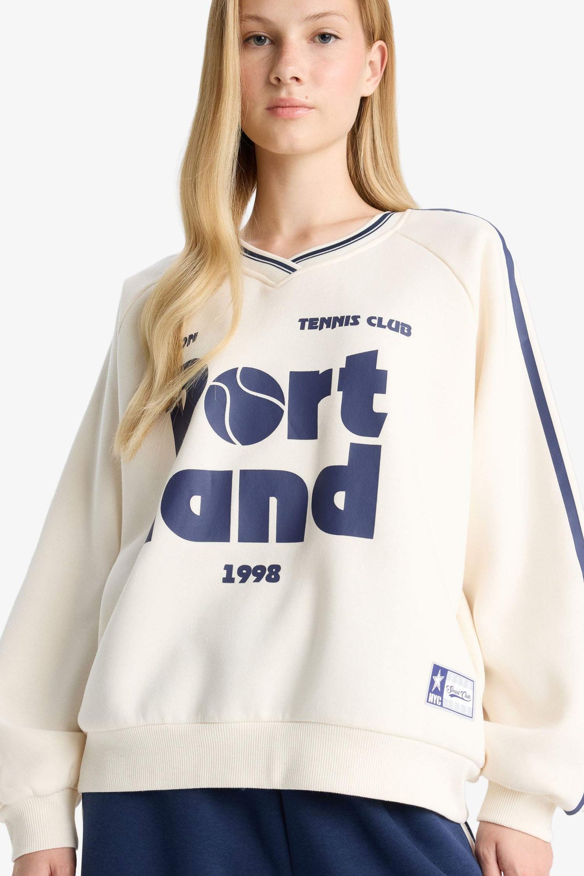 Oversize Wide Mold V Neck Printed Thick Sweatshirt