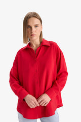 Regular fit, long sleeve shirt with a shirt collar