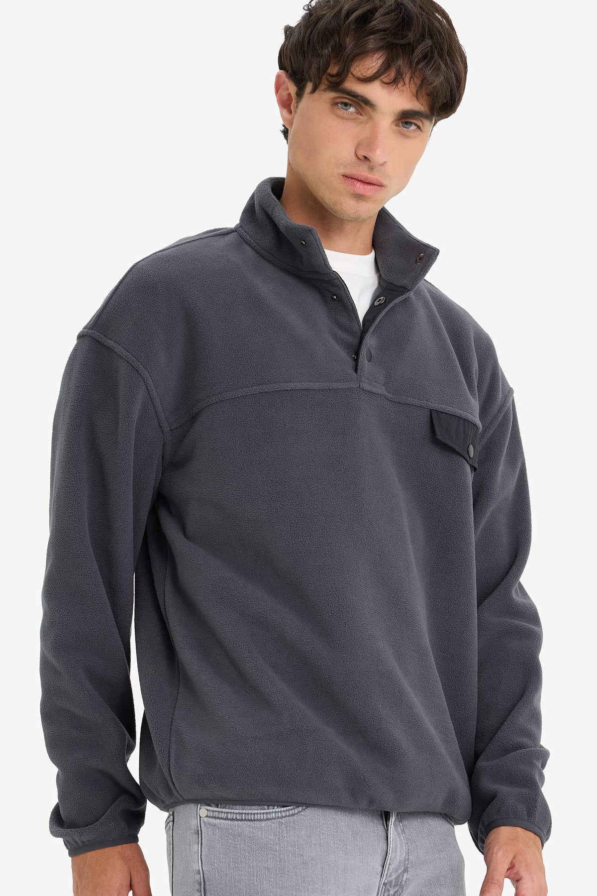 Boxy Fit Long Sleeve Sweatshirt