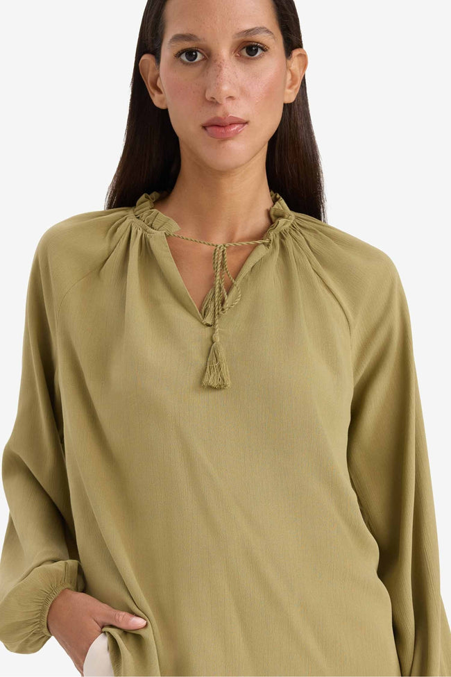 Regular Fit Lace Collar Cricket Fabric Long Sleeve Blouse Main Image