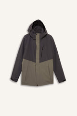 Water-repellent, regular-fit, hooded, windproof jacket.