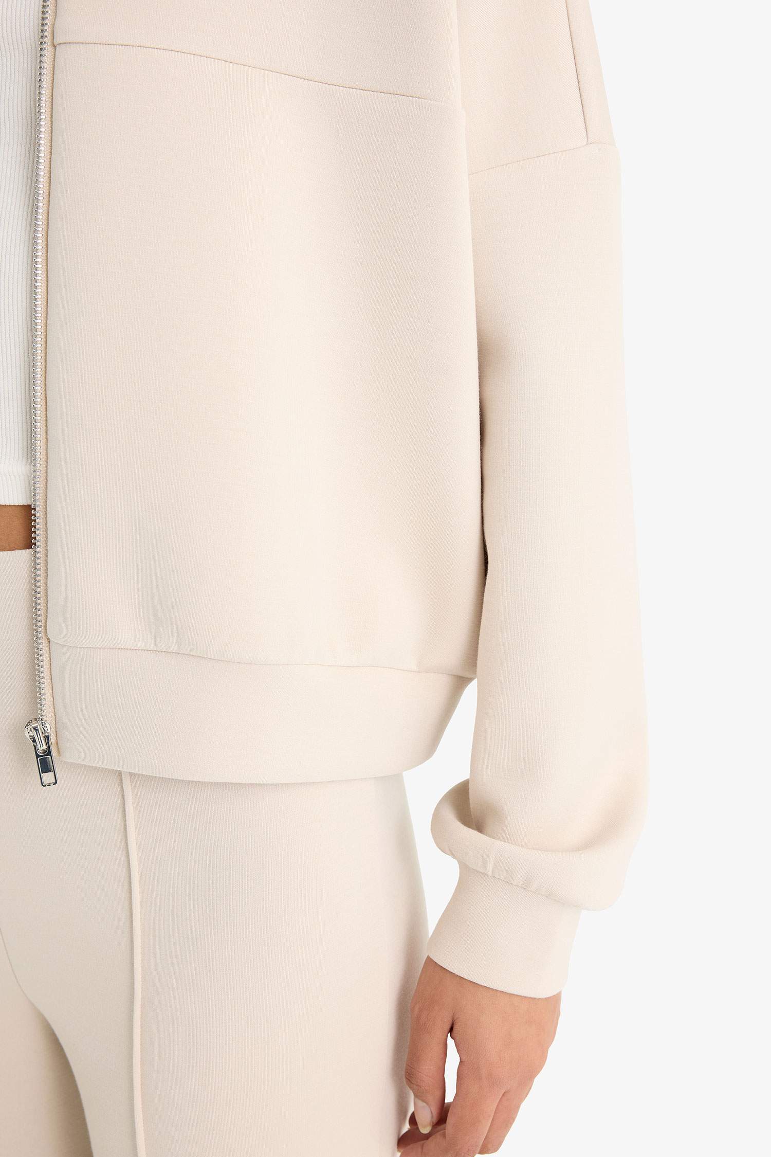 Relax Fit cardigan with a stand-up collar.