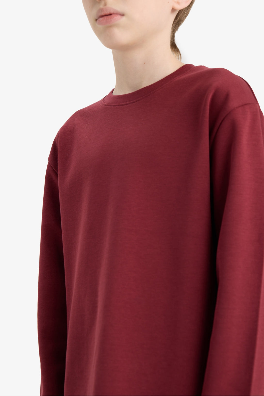T-shirt for boys with long sleeves, loose fit, round neck.