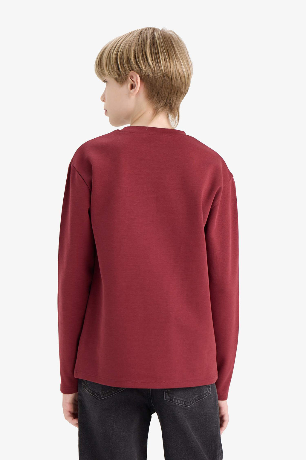 T-shirt for boys with long sleeves, loose fit, round neck.