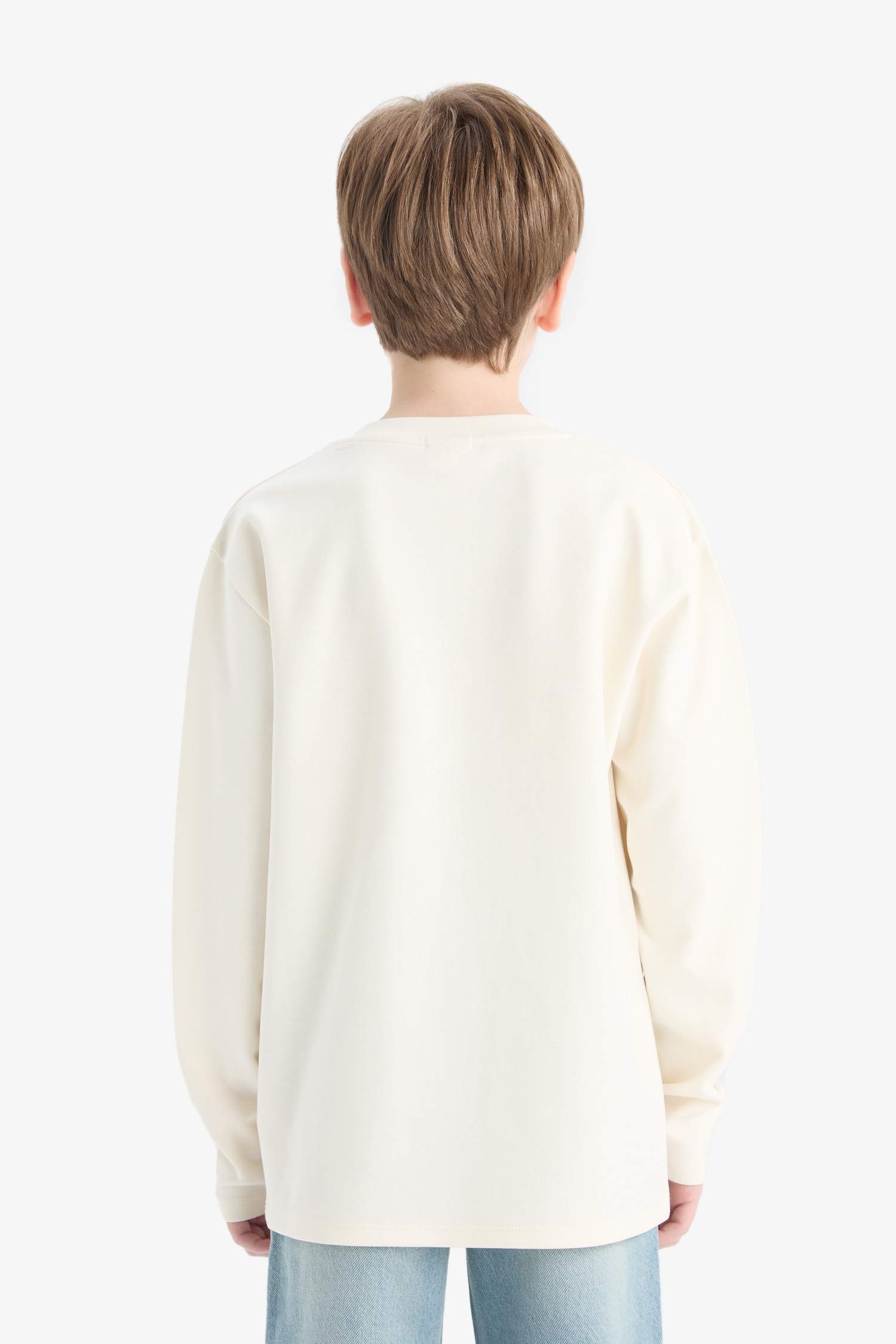 T-shirt for boys with long sleeves, loose fit, round neck.