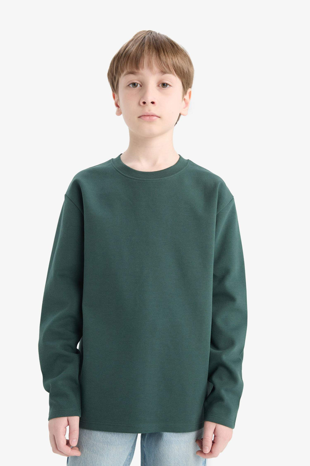 T-shirt for boys with long sleeves, loose fit, round neck.