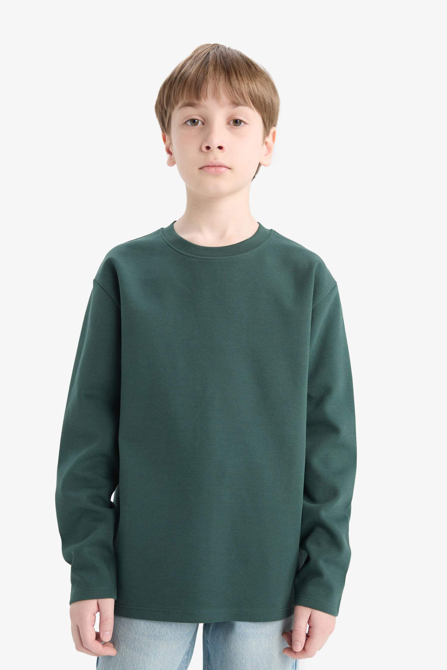 T-shirt for boys with long sleeves, loose fit, round neck.