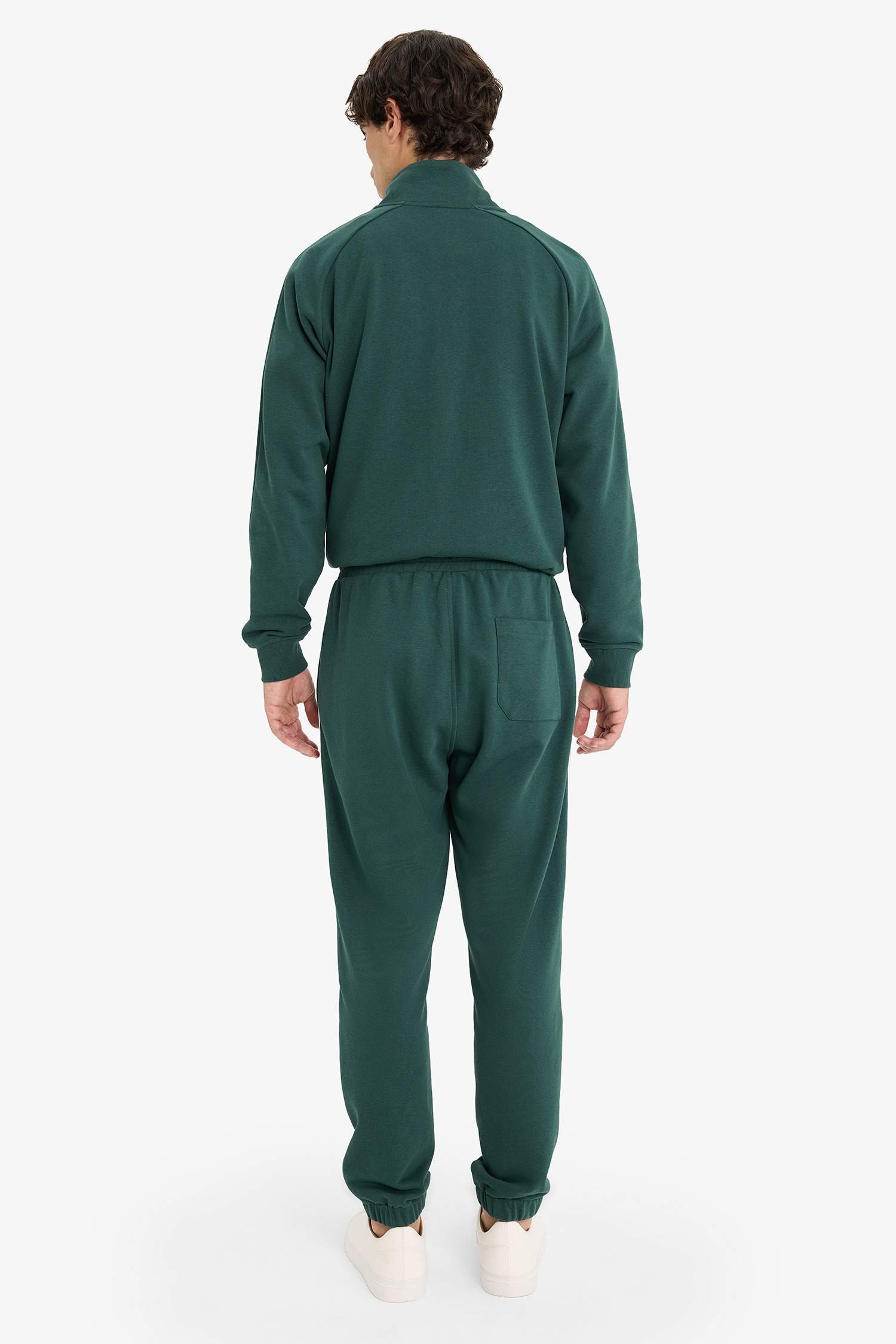 Regular Fit Jogger Sweatpants with Elasticated Legs and Pockets and a Tie Waist