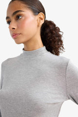 Slim-fitting long-sleeve polo shirt
