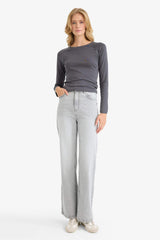 Slim-fit ribbed crew neck long sleeve t-shirt