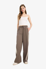Cool wide-leg trousers, mid-rise