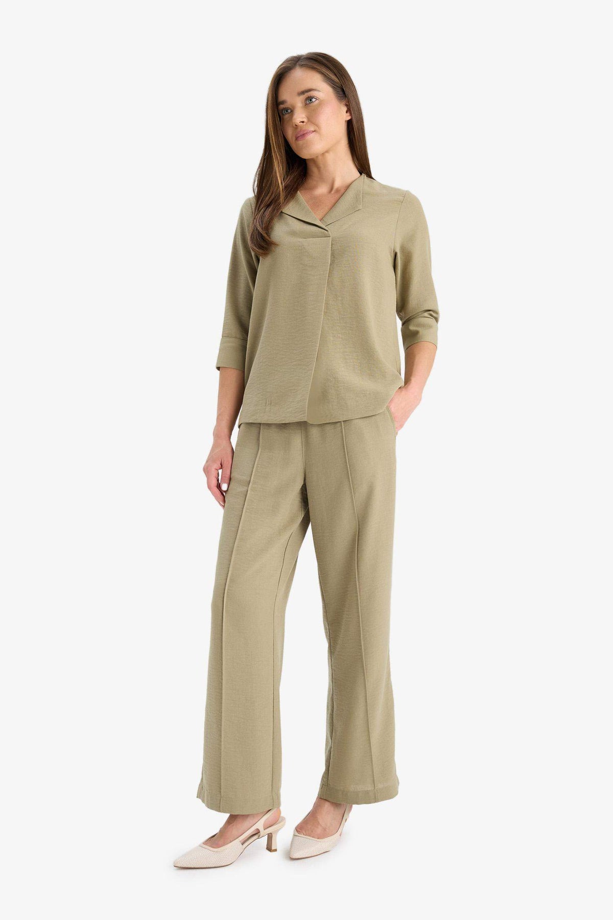Aerobin straight-leg trousers with a regular fit