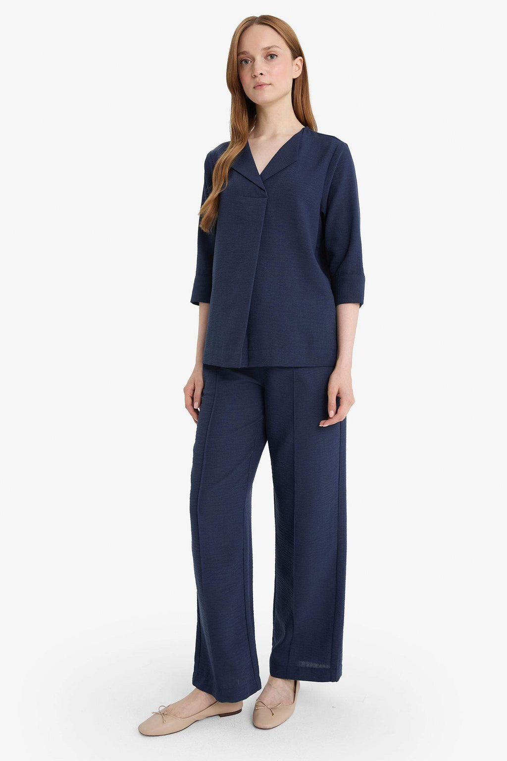 Aerobin straight-leg trousers with a regular fit