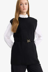 Crew Neck Belt Detailed Knit Sweater