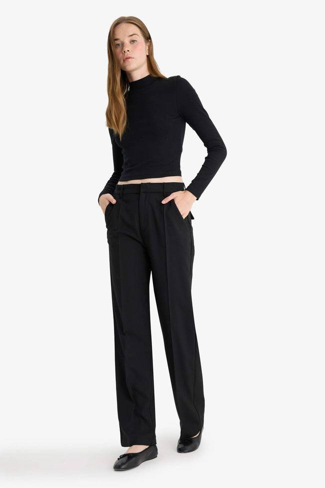 Straight Fit trousers with three pockets, regular waist and regular length Hover Image