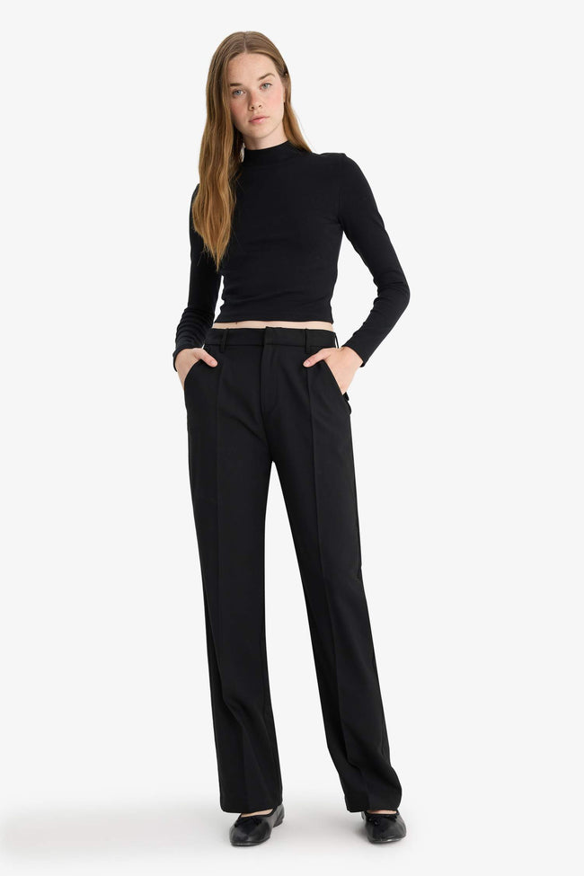 Straight Fit trousers with three pockets, regular waist and regular length Main Image