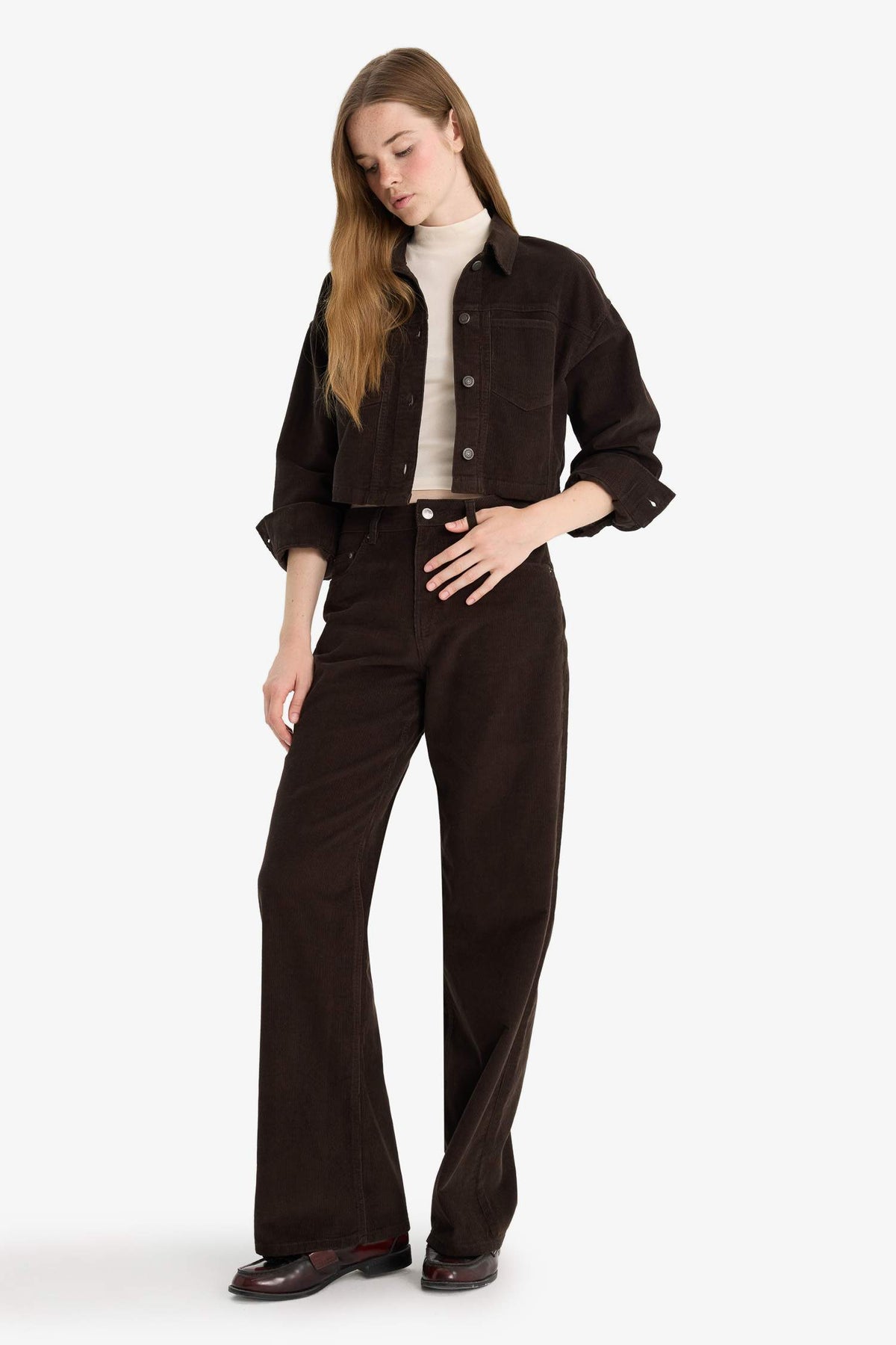 Wide Leg corduroy trousers with zip, regular waist and regular length
