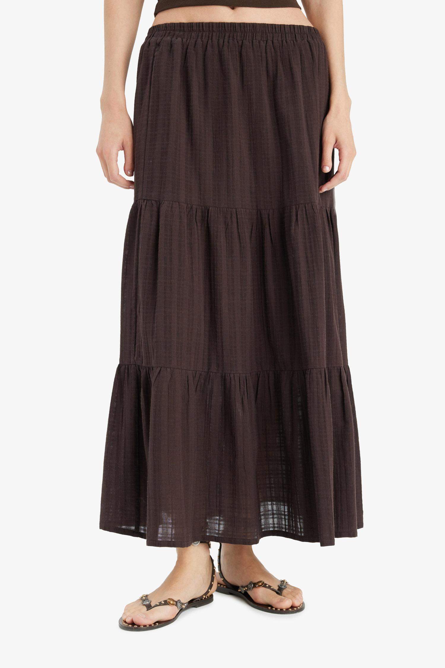 Textured cotton-lined maxi skirt with a regular fit