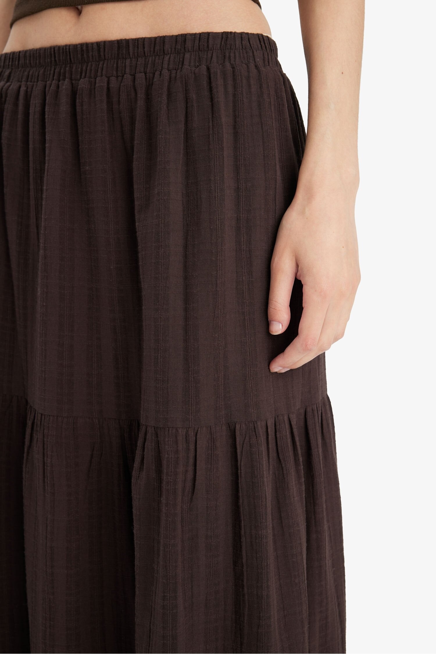 Textured cotton-lined maxi skirt with a regular fit