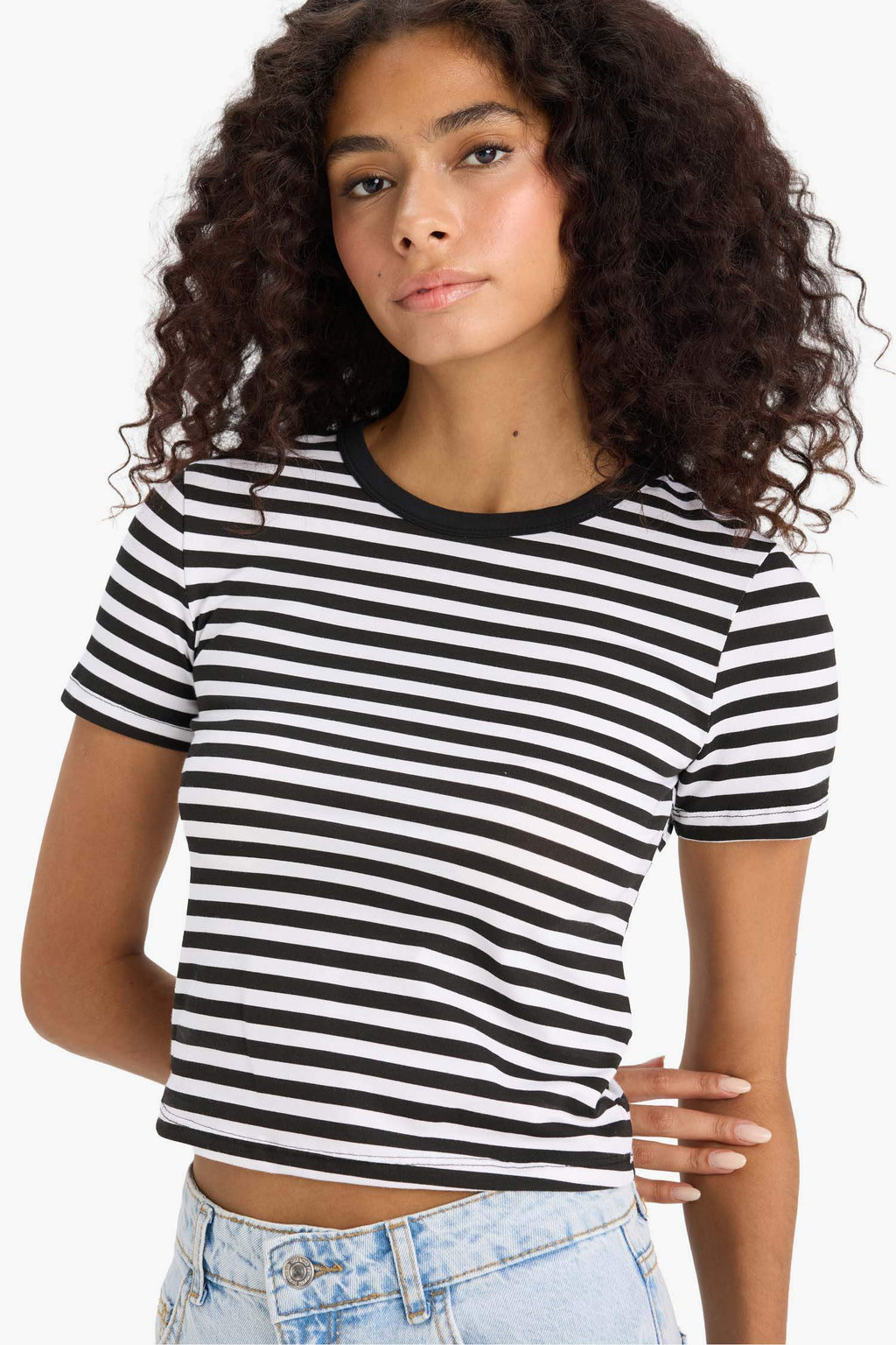 Slim Fit Slim Cut Crew Neck Striped Combed Cotton Short Sleeve T-Shirt
