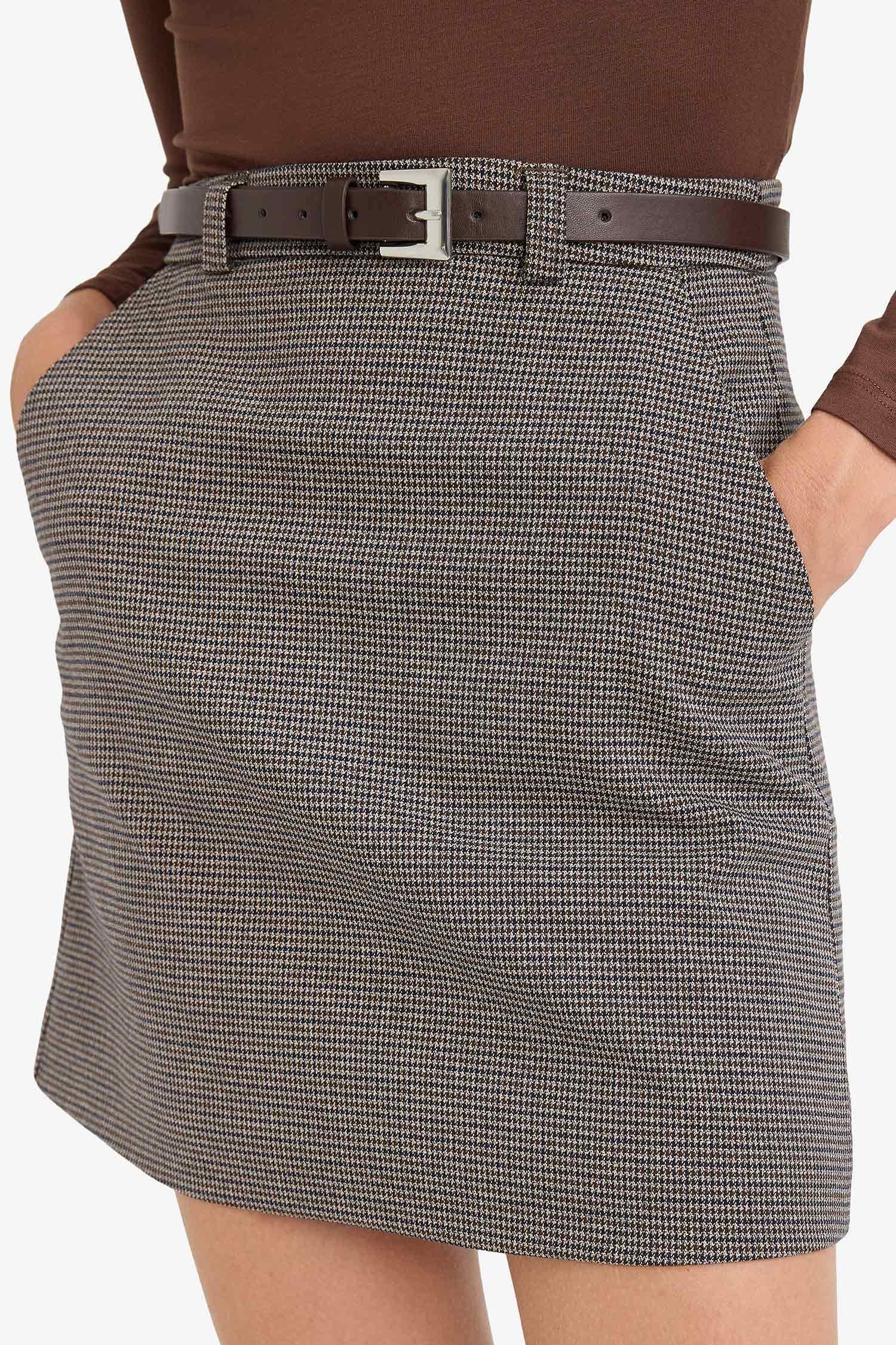 High-waisted lined A-line skirt