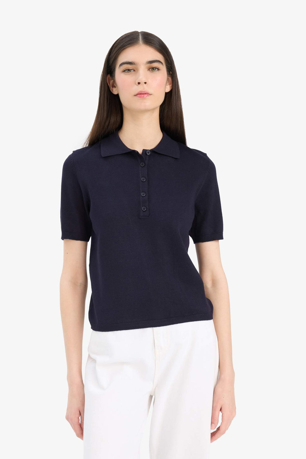 Fitted knit sweater with a polo collar