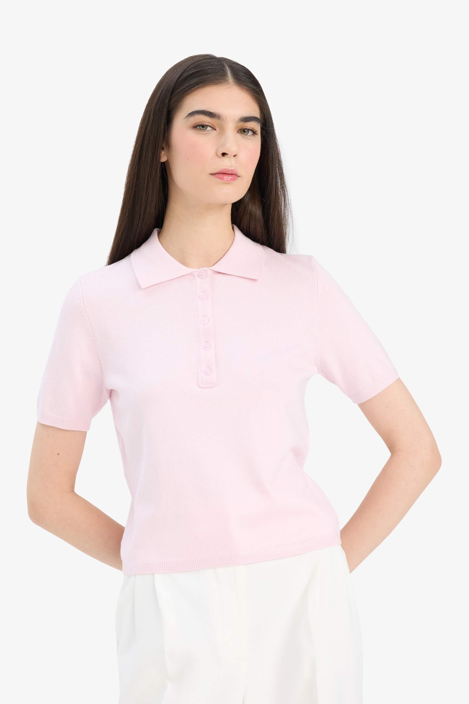 Fitted knit sweater with a polo collar