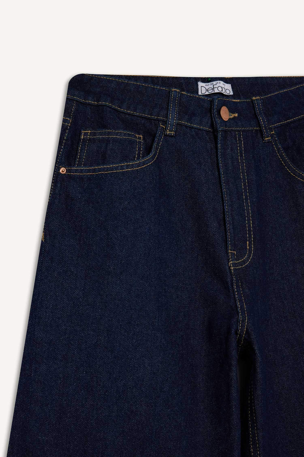 Straight Wide jeans with a high waist, straight and standard legs