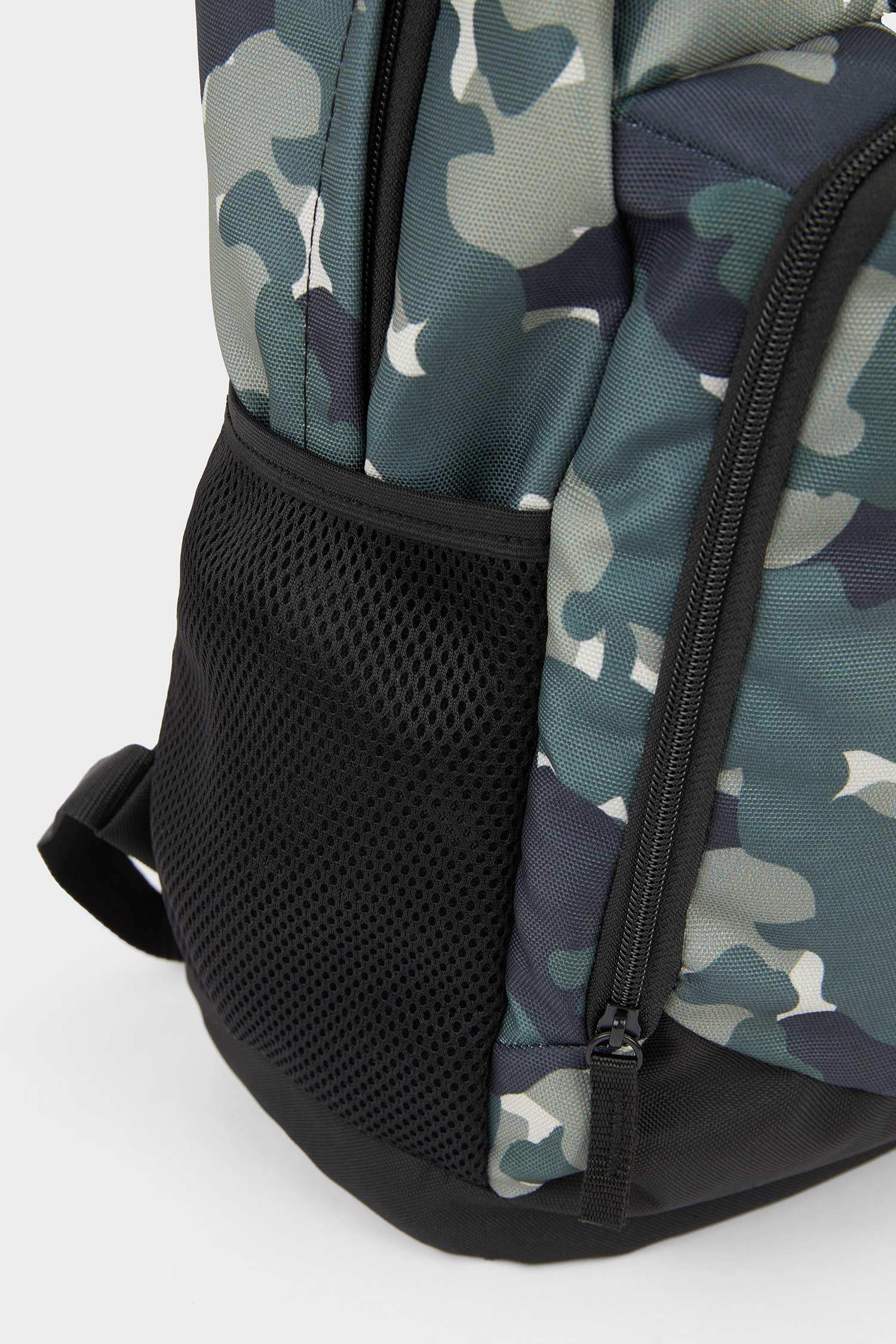 Men's Camouflage Patterned Backpack