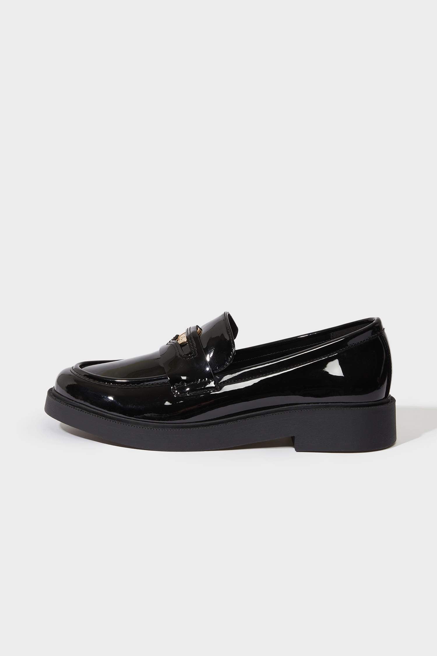 Women's faux leather flat loafers