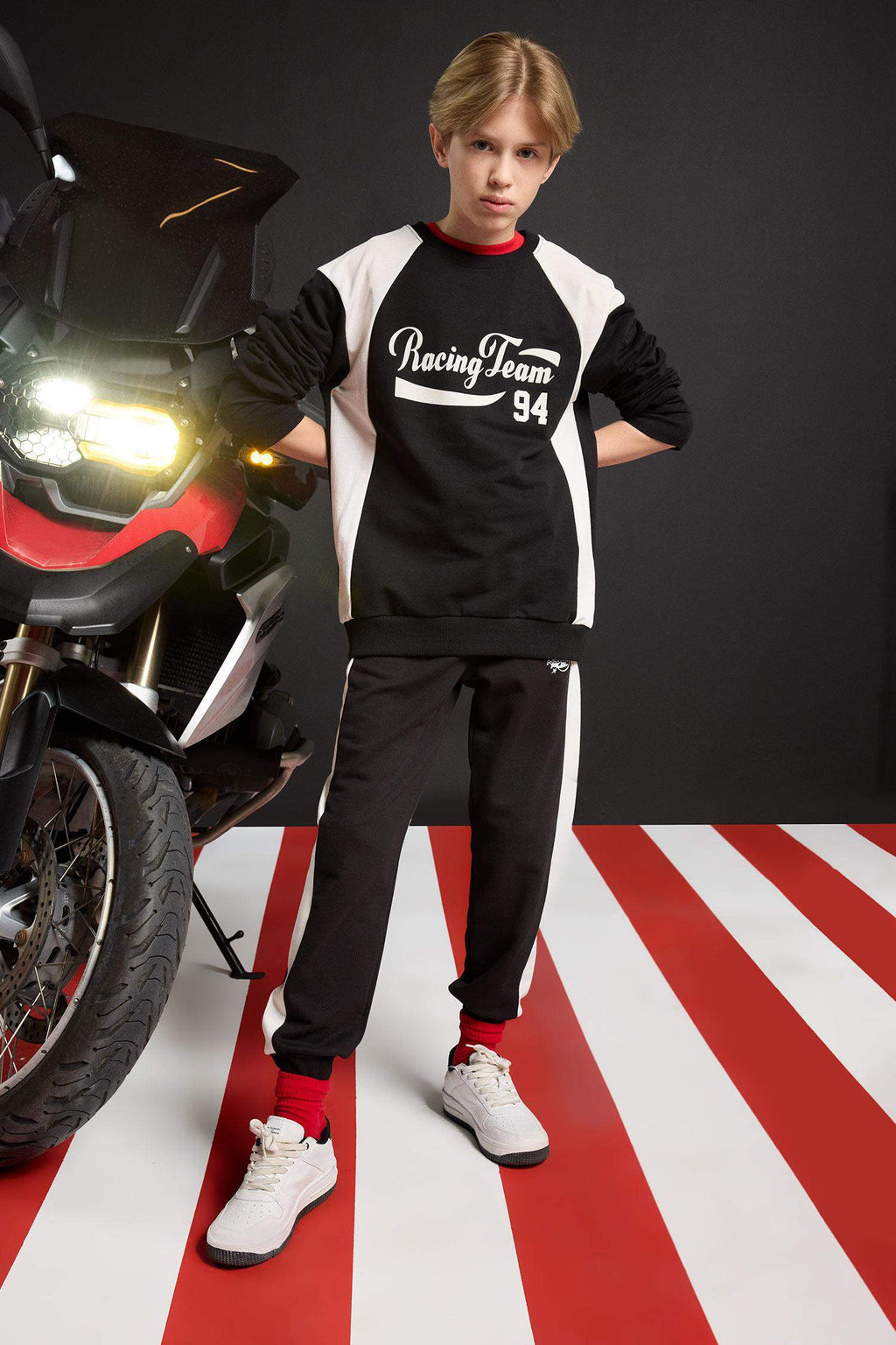 boys Elastic Waist Printed Jogger Sweatpants