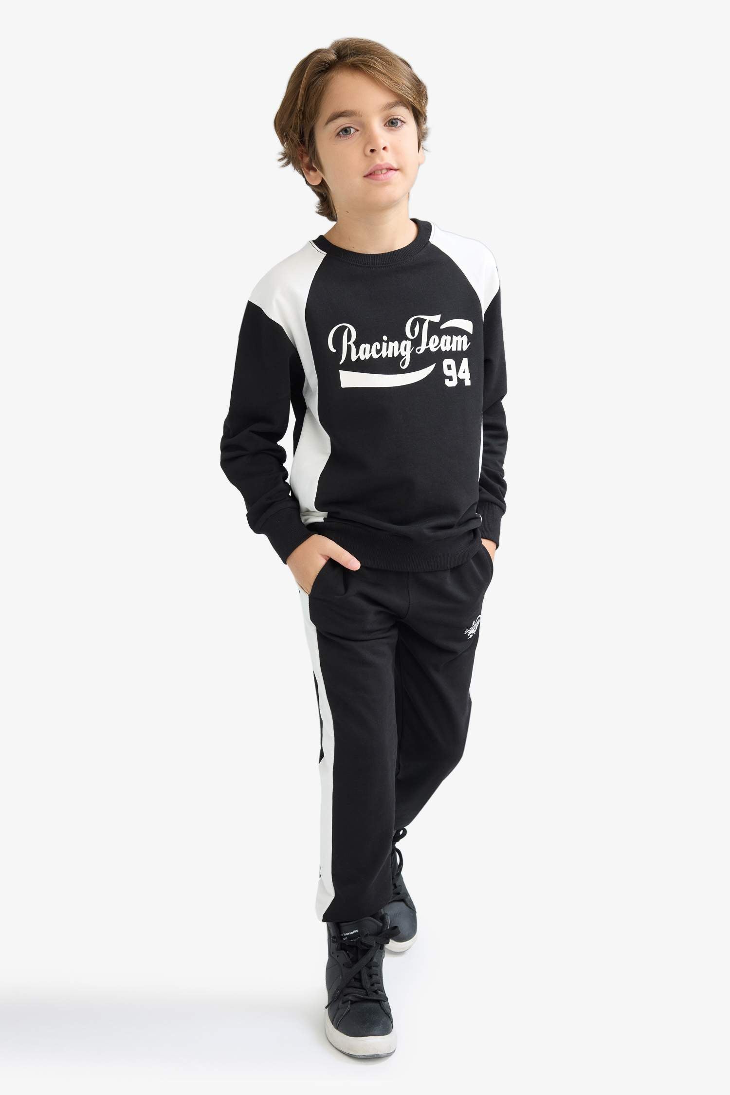 boys Elastic Waist Printed Jogger Sweatpants