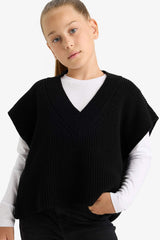 Girl's Oversize Wide Pattern V-Neck Knitted Sweater