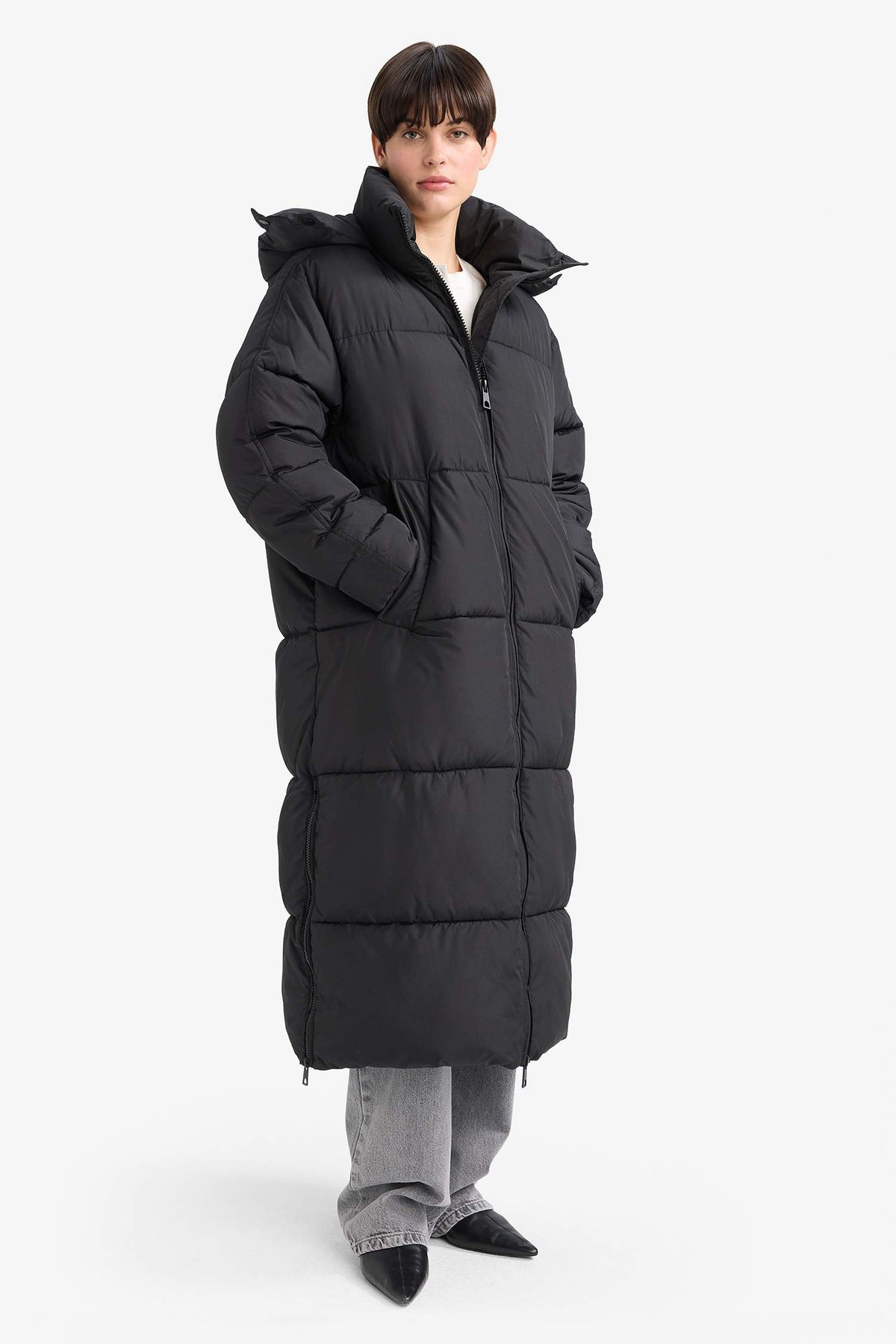 Waterproof parka with relaxed fit and hood