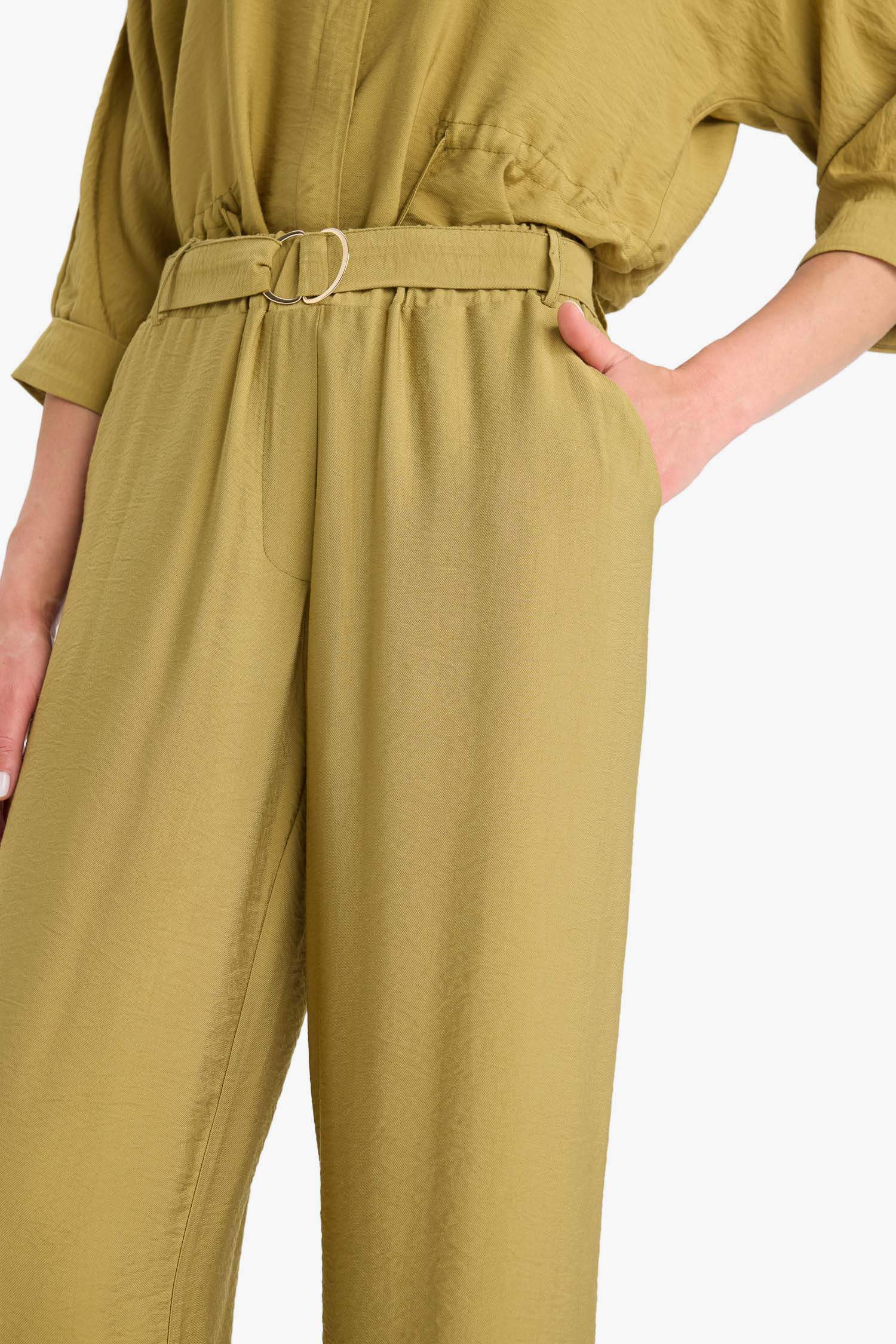 Straight Wide Pocket Detailed Wide Leg Trousers