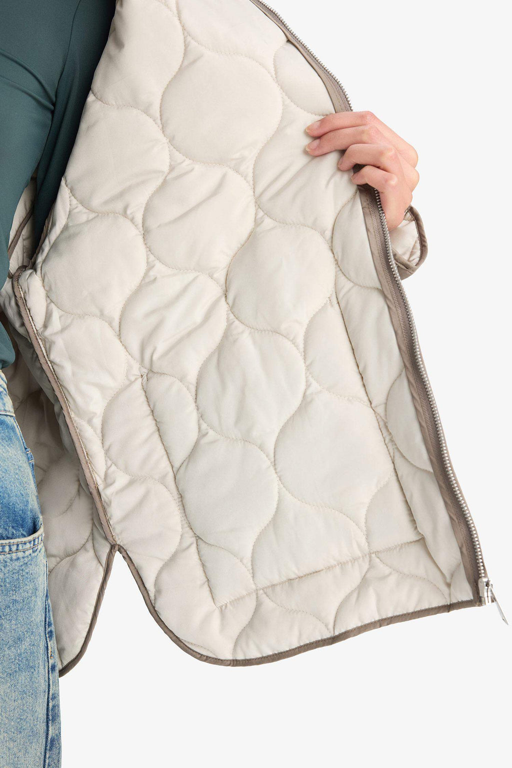 Waterproof Regular Fit Crew Neck Zip-Up Quilted Jacket