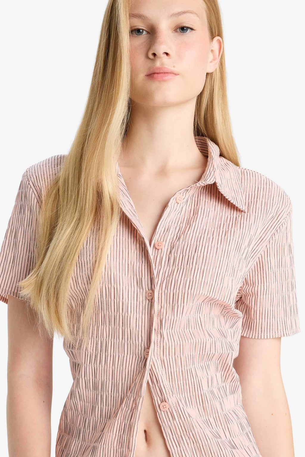 Cool Fitted Textured Short Sleeve Shirt